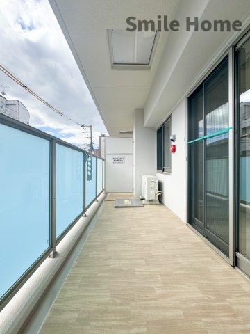 バルコニー　明るいバルコニーです