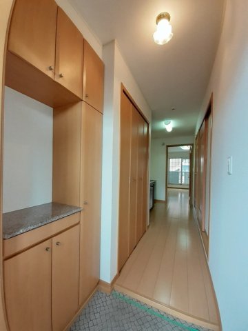 玄関　収納もある玄関です