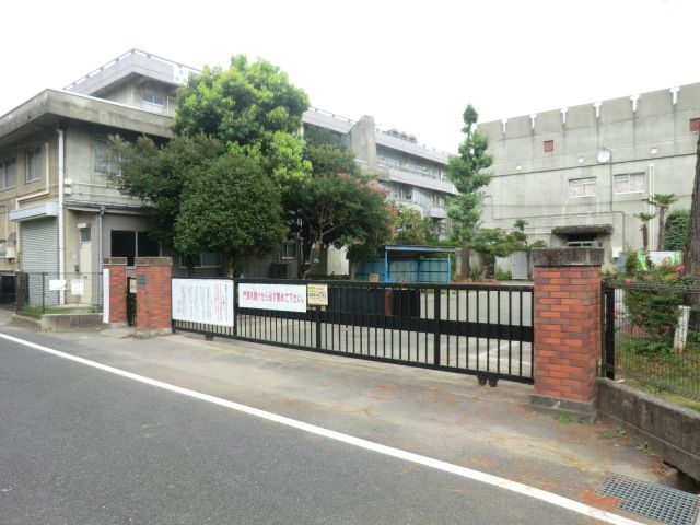小学校　さいたま市立鈴谷小学校（小学校）まで417m