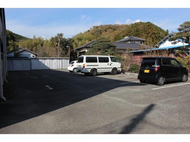 駐車場　駐車場