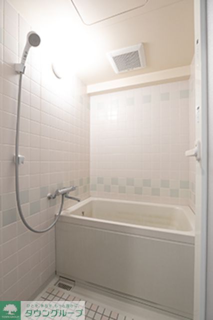 バス・シャワールーム　※写真は同タイプ住戸です。