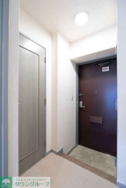 玄関　※写真は同タイプ住戸です。