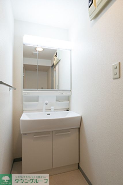 洗面設備　※写真は同タイプ住戸です。