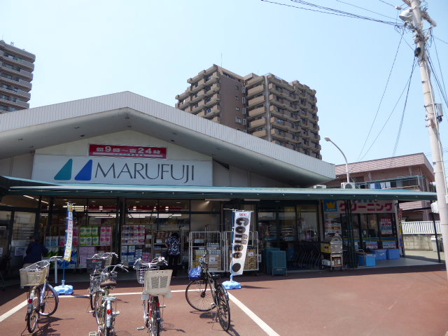 スーパー　マルフジ東青梅店（スーパー）まで376m
