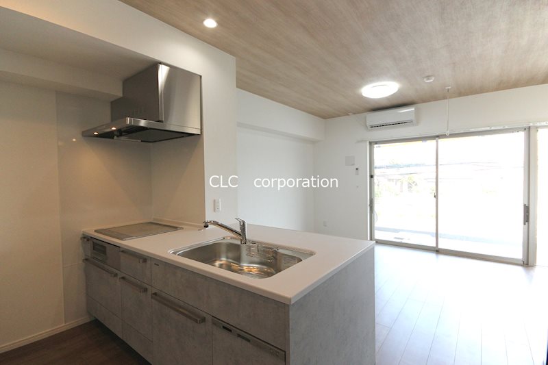 キッチン　同仕様部屋写真