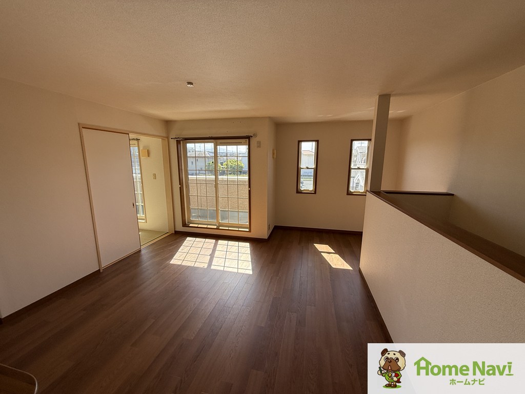 居室・リビング　リビング17.4帖　南向きです。