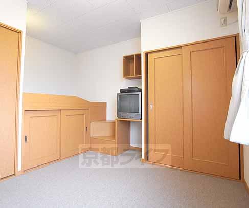 居室・リビング　家電・家具付きの部屋です。