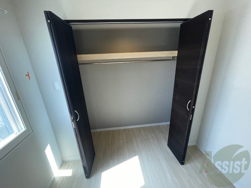 収納　寝室の収納です。部屋がすっきり片付きます。