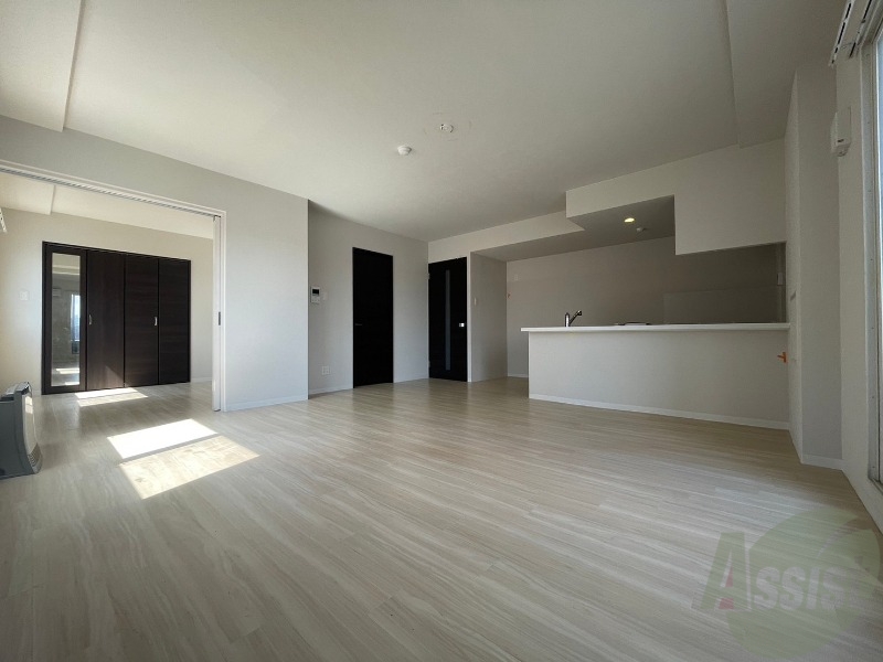 居室・リビング　広くてキレイなお部屋が広がっていて、充実した生活が送れそう。