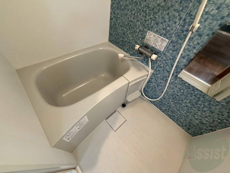 バス・シャワールーム　お風呂になります。一日の疲れを癒してくださいね。