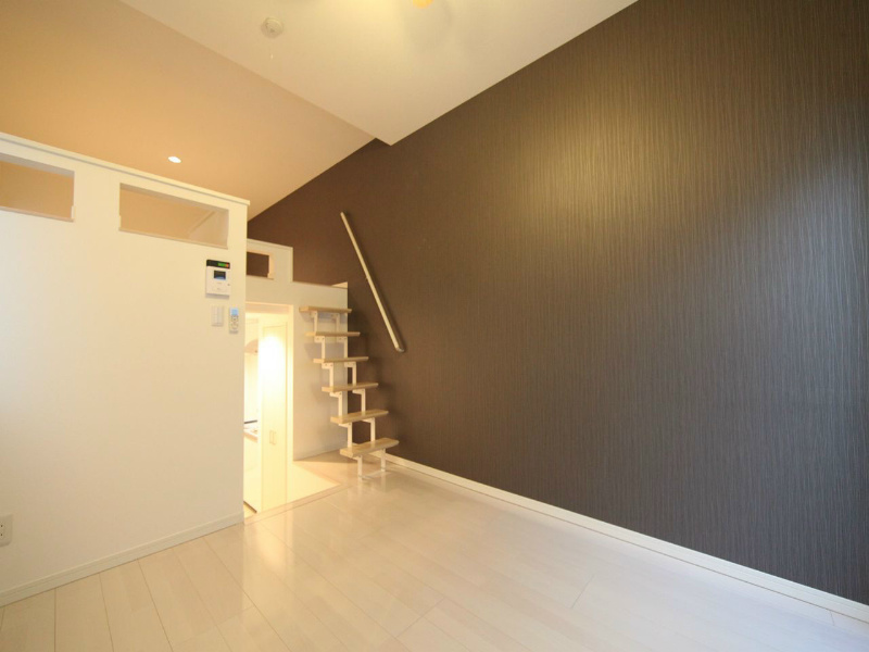 居室・リビング　洋室6.5帖　上階ロフト6.4帖（収納でも部屋でも使えます）