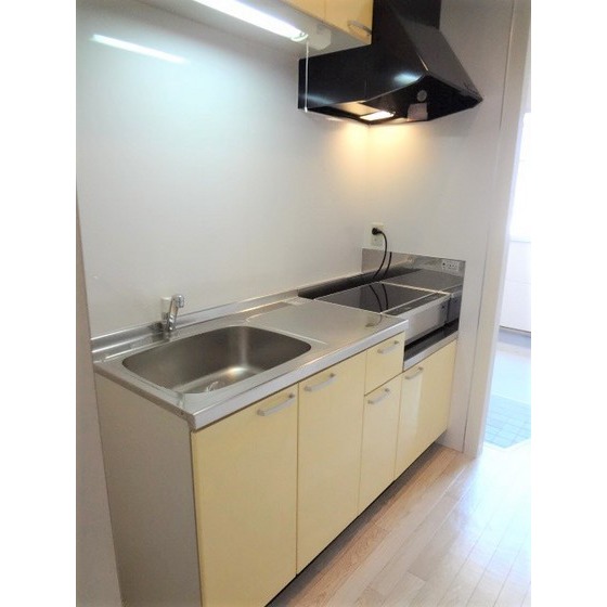 キッチン　ＩＨ２口コンロ備え付け