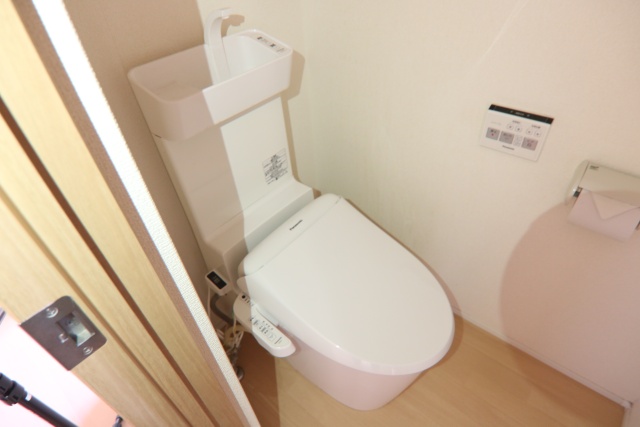 トイレ　同建物内２階のお写真です。※現況優先