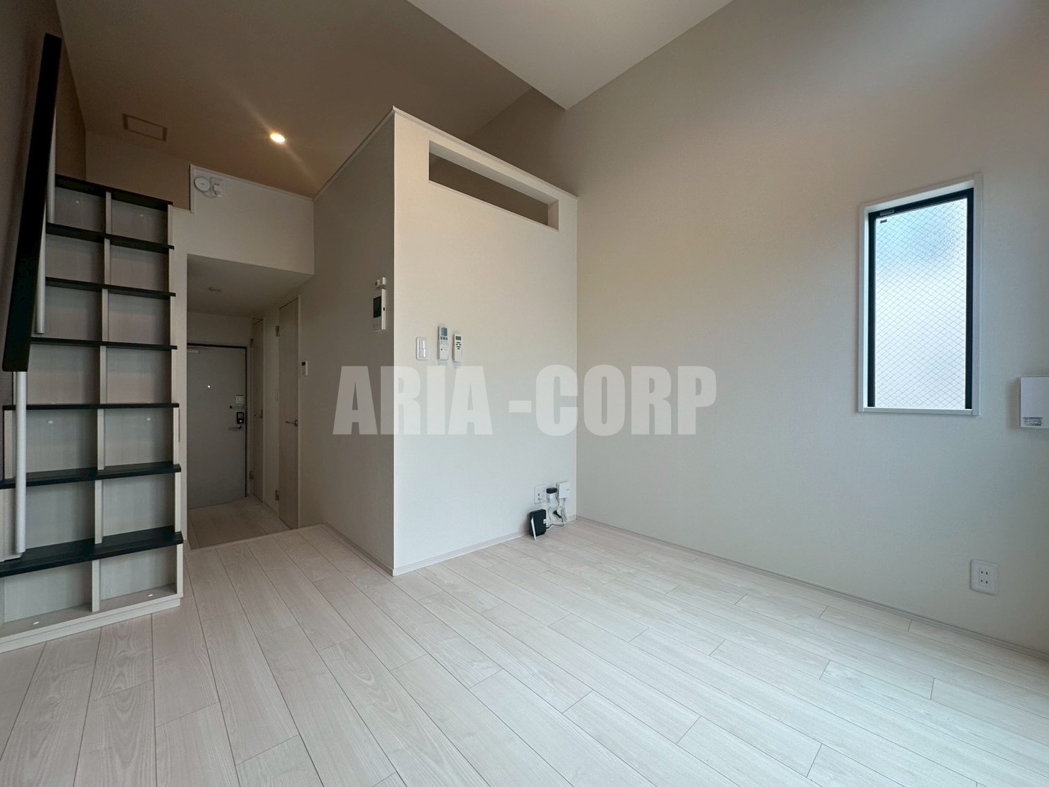 居室・リビング　白を基調とした統一感あるお部屋です！