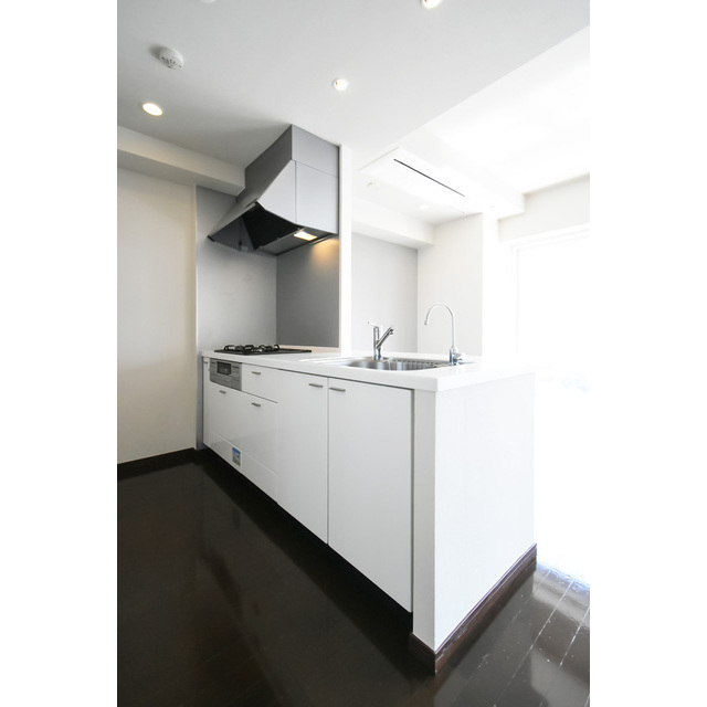 キッチン　コンパクトなキッチンで掃除もラクラク