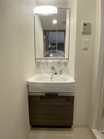 洗面設備　プレサンス立売堀ベルヴィル　独立洗面台