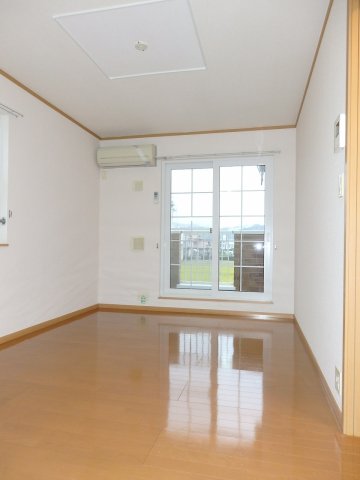 居室・リビング　使いやすい居間です