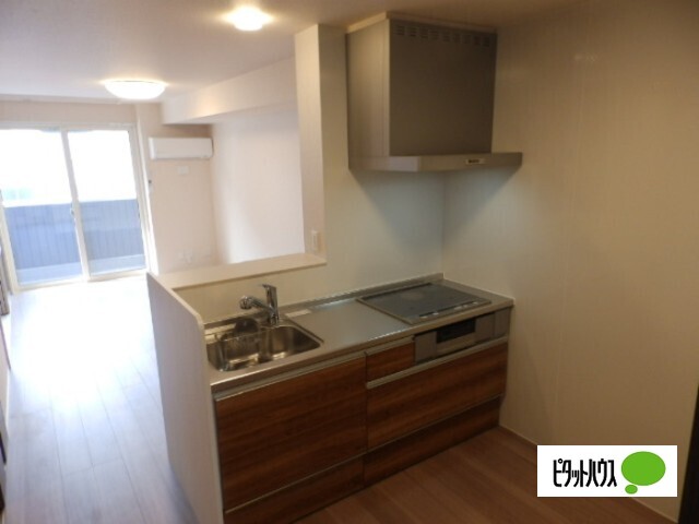 キッチン　写真は別室。現況と異なる場合は現況を優先します。