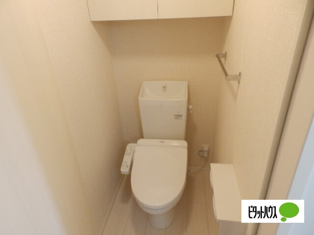 トイレ　写真は別室。現況と異なる場合は現況を優先します。