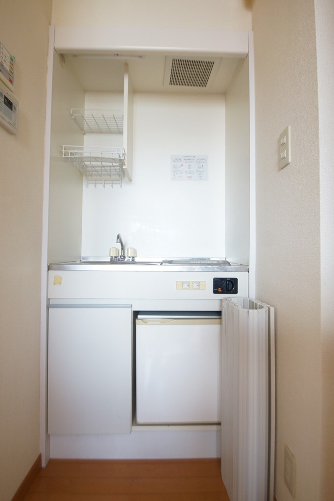 キッチン　コンパクトなキッチンで掃除もラクラク