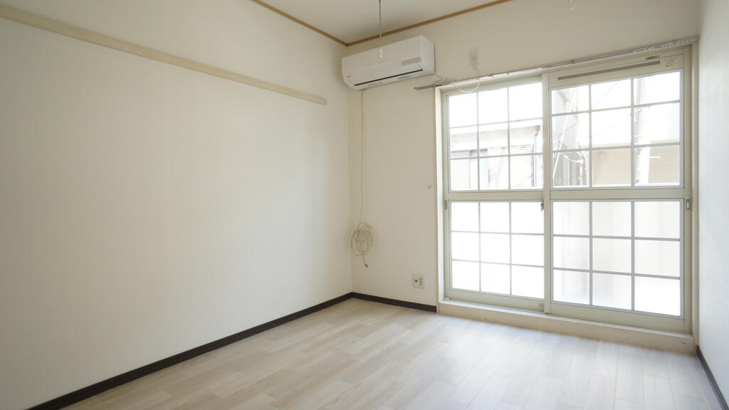 居室・リビング　明るいお部屋です