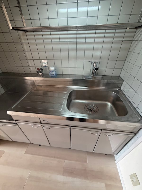 居室・リビング　同物件。同タイプの別号室参考写真になります。