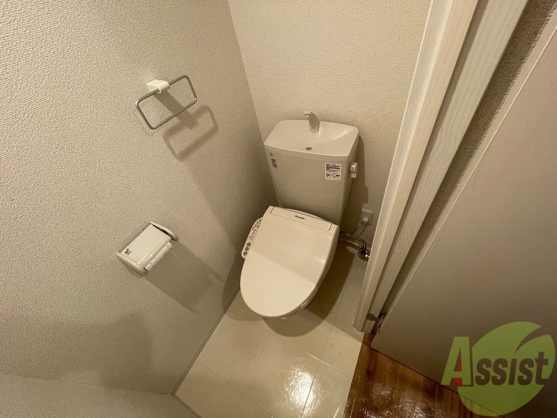 トイレ　こちらはトイレです。清潔感があり、安心して使用できます。