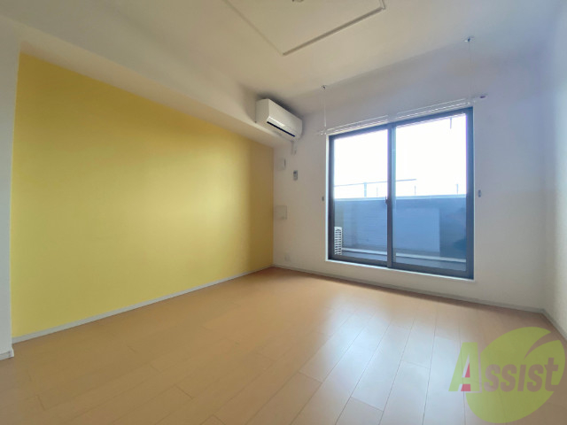 居室・リビング　１０．８帖の洋室です。広々として開放感があります。