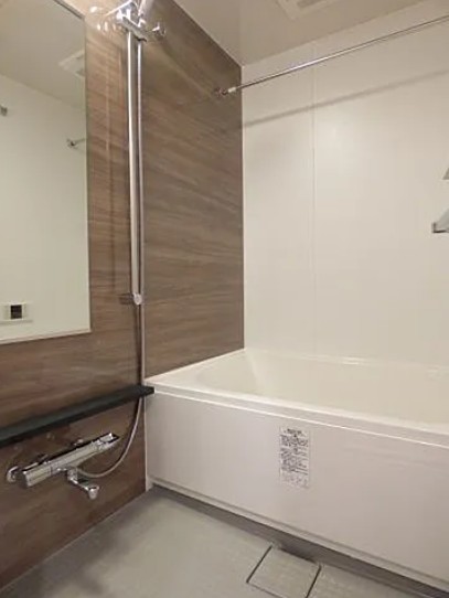 バス・シャワールーム　★ゆったりとできる広さの浴槽★