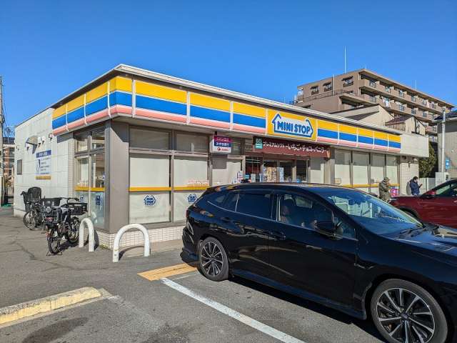 コンビニ　ミニストップ（コンビニ）まで642m