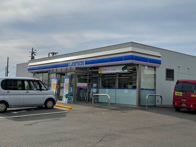 コンビニ　ローソン（コンビニ）まで960m