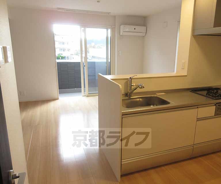 居室・リビング　広々リビングです！