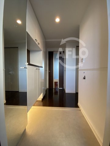 玄関　ロイヤルパークス桃坂　玄関