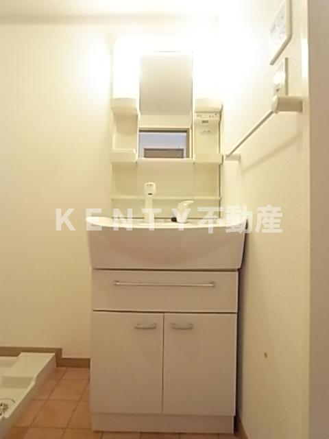 洗面設備　使いやすい洗面所です