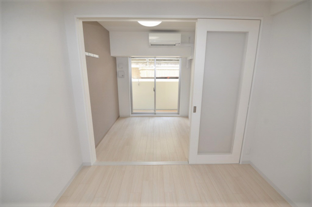 居室・リビング　写真は同マンションの別のお部屋のものです