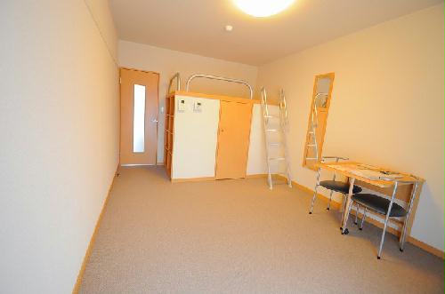 居室・リビング　備品や設備仕様は号室等により異なります現地をご確認下さい。