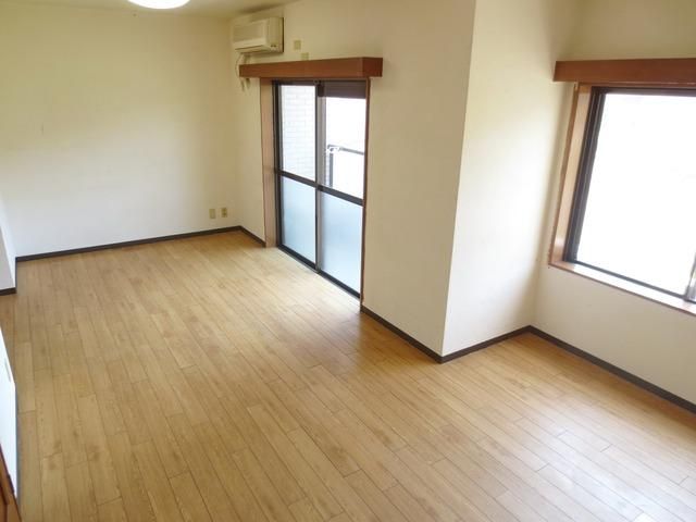 居室・リビング　★2面採光明るいお部屋です★