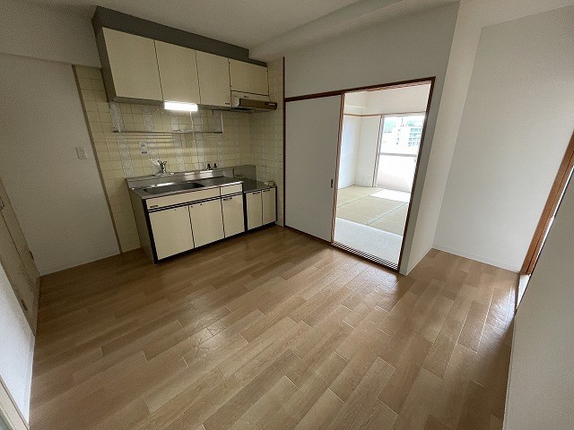 居室・リビング　※別号室の写真使用中