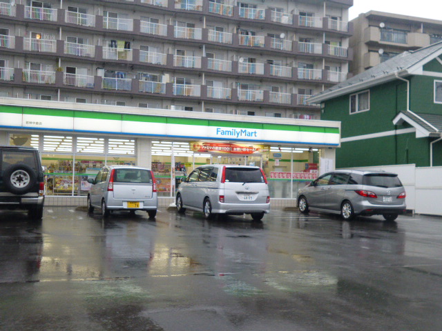 コンビニ　ファミリーマート若林中倉店（コンビニ）まで176m