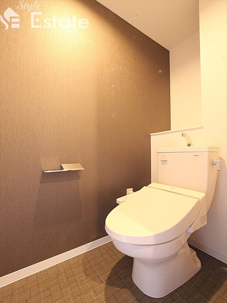 トイレ　トイレ　温水洗浄暖房便座　棚付