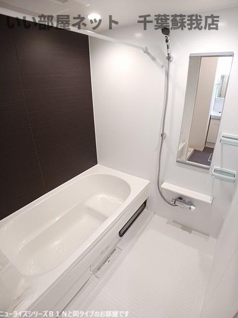 バス・シャワールーム　コンパクトで使いやすいお風呂です