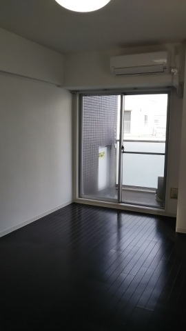 居室・リビング　同物件別号室の写真です。