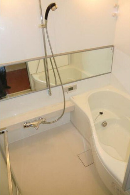 バス・シャワールーム　日々の疲れを癒すお風呂付です