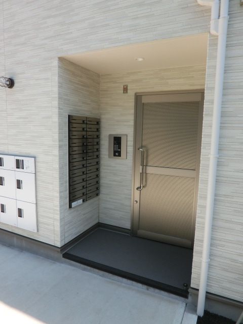 エントランス　建物のエントランスです