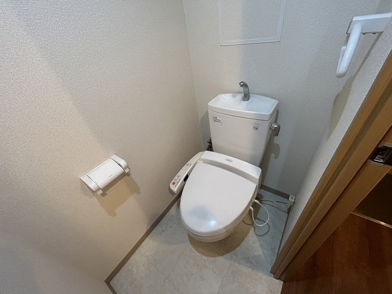 トイレ　312号室の写真です