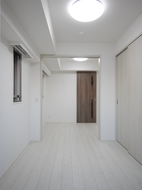 その他部屋・スペース　広くて明るい寝室