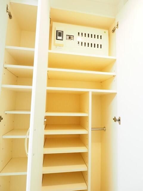 収納　別タイプ部屋　参考写真です