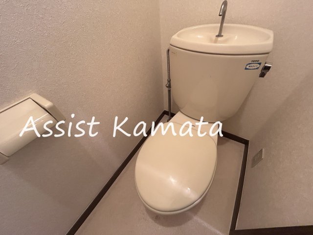トイレ　写真はリフォーム前の写真となります