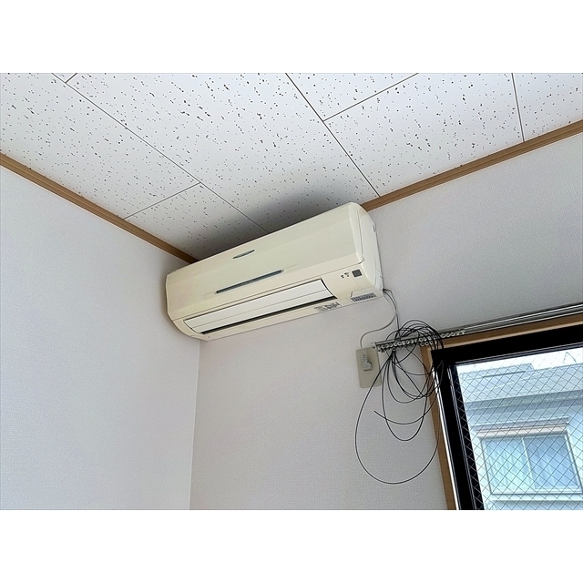 その他設備　冬も夏も活躍するエアコン付き