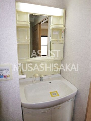 洗面設備　写真：設備同仕様の別物件です